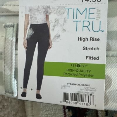 Time And Tru Women's High Rise Jeggings Pants Stretch Camo NWT X-SMALL (0-2)